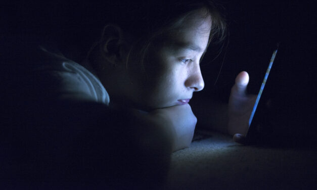 Avoid cyberbullying—Help kids have a healthy online presence